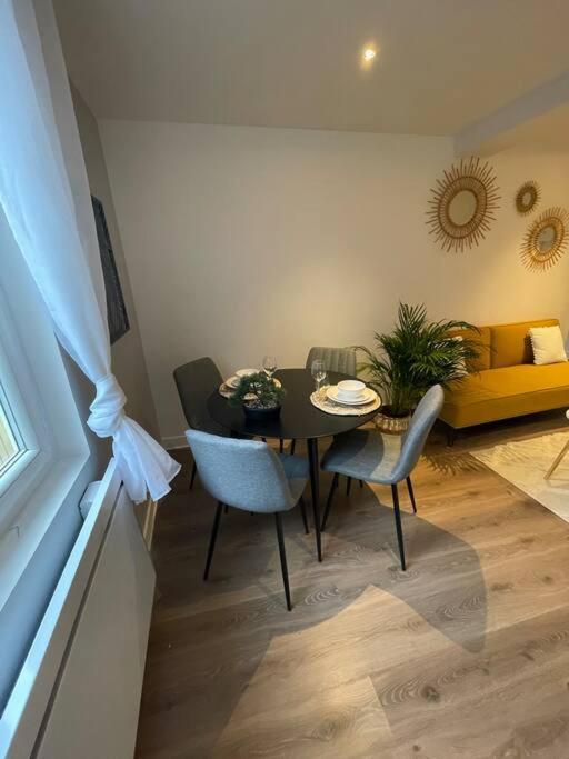 Le Sunny-Hyper Centre -Proche Gare - Paisible -Wifi Hd -Netflix-Ideal Couple Business Et Famille Niort Zewnętrze zdjęcie